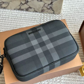 תיק BURBERRY