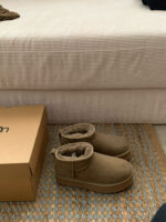 מגפי פלטפורמה 3 ס"מ UGG