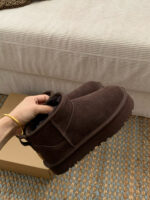 מגפי פלטפורמה 3 ס"מ UGG
