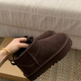 מגפי פלטפורמה 3 ס"מ UGG