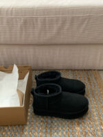 מגפי פלטפורמה 3 ס"מ UGG