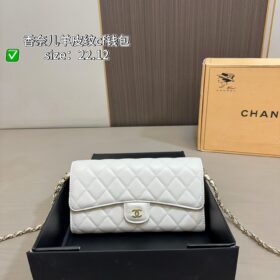 תיק CHANEL