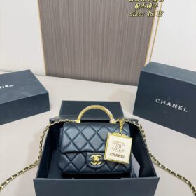 תיק יד CHANEL