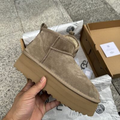 UGG