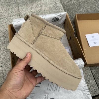 UGG