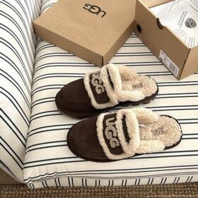 כפכפי UGG