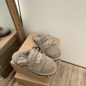 כפכפי UGG