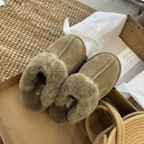 נעלי פלטפורמה 3 ס"מ UGG