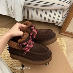 נעלי UGG