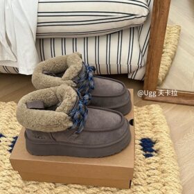 נעלי UGG