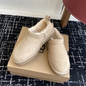 נעלי UGG