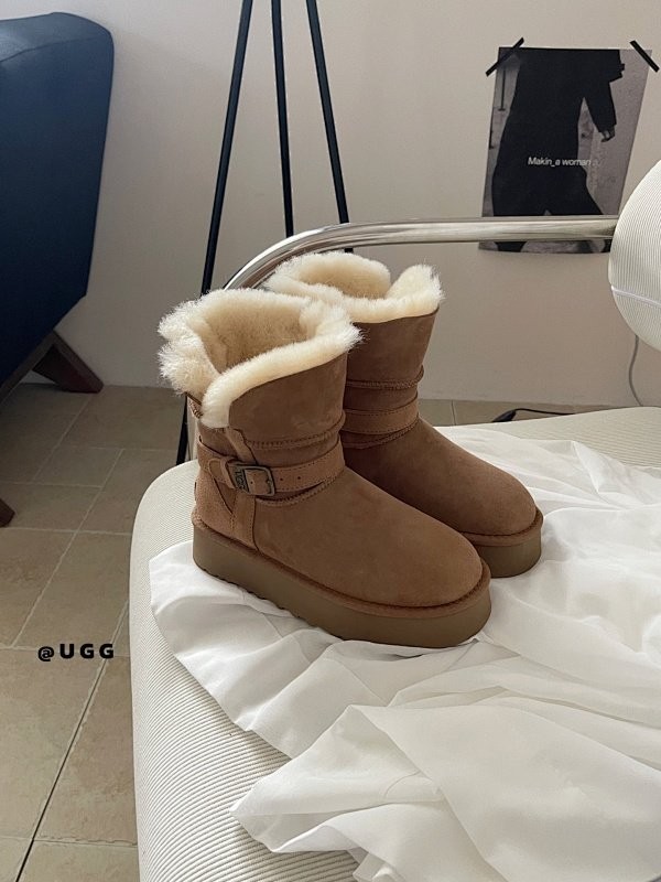 UGG-229 מגפי UGG – תמונה 1