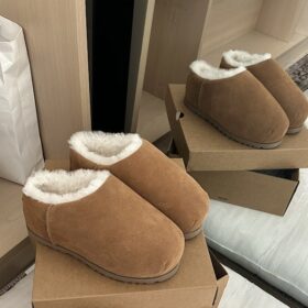 נעלי UGG