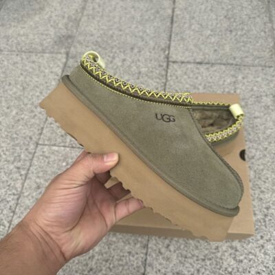 UGG TZ08