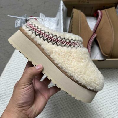 UGG TZ18