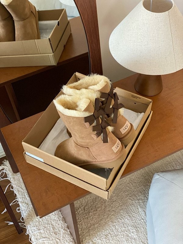 UGG-429 מגפי UGG שני פפיונים – תמונה 1