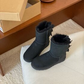 מגפי UGG שני פפיונים