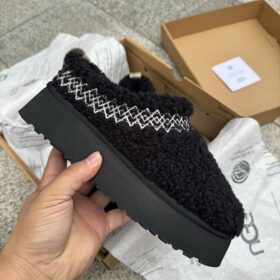 UGG TZ43