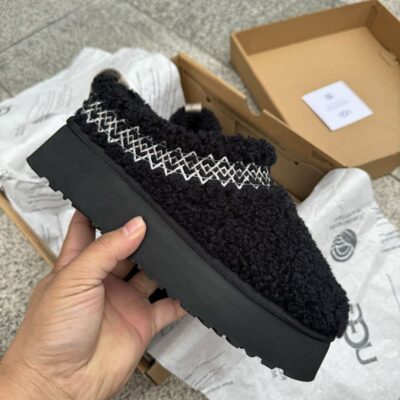 UGG TZ43