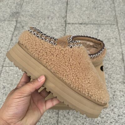 UGG TZ45