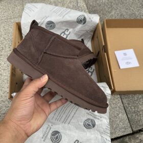 UGG