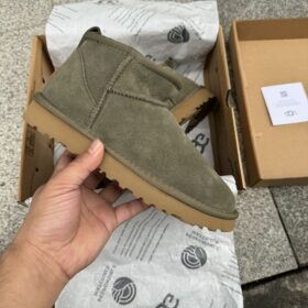 UGG