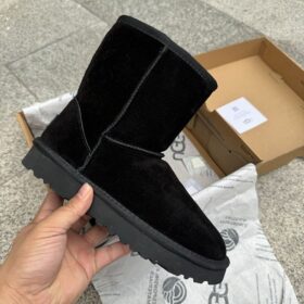 UGG