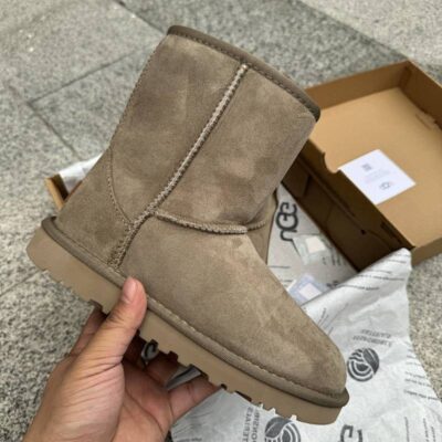 UGG