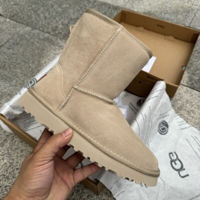UGG