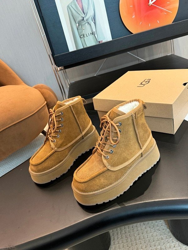 UGG-73-1 מגפי UGG – תמונה 1