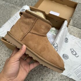 UGG
