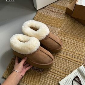 נעלי פלטפורמה 3 ס"מ UGG