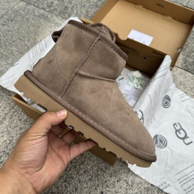 UGG