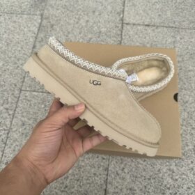UGG TZ04