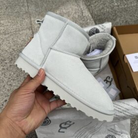 UGG
