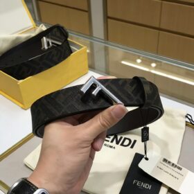 חגורה FENDI