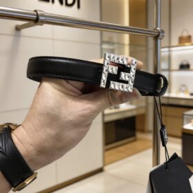 חגורה FENDI
