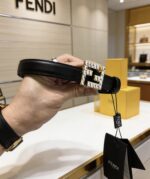 חגורה FENDI