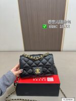 תיק CHANEL