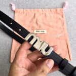 ⁦חגורה MIUMIU⁩ – תמונה ⁦2⁩
