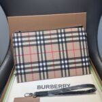 תיק קלאץ BURBERRY