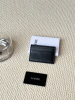 ⁦ארנק כרטיסים LOEWE⁩ – תמונה ⁦2⁩
