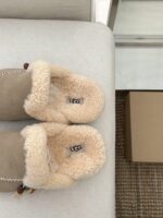 ⁦כפכפי UGG⁩ – תמונה ⁦2⁩