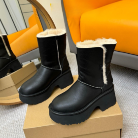 מגפי UGG פלטפורמה