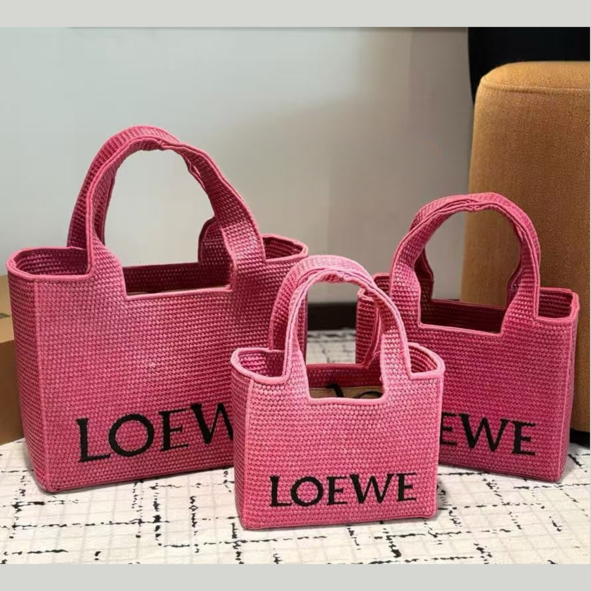 Aesthetic Watercolor Background Gray White Pastel Inspirational Quote Instagram Post (1200 x 1200 פיקסל) (4) תיק LOEWE Tote – תמונה 1