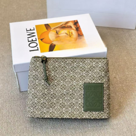 תיק קלאץ LOEWE