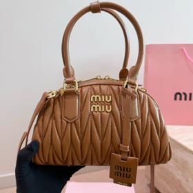תיק MIU MIU Bowling
