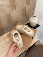 ⁦נעלי UGG⁩ – תמונה ⁦3⁩