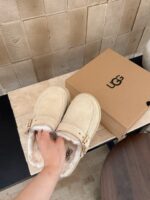 ⁦נעלי UGG⁩ – תמונה ⁦2⁩