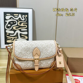 תיק LOUIS VUITTON Diane